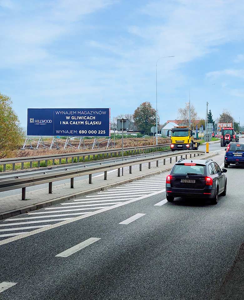 reklama obok drogi