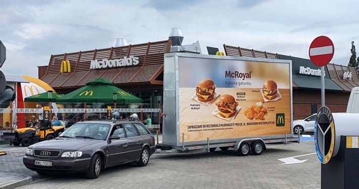 przyczepa reklamowa mcdonalds